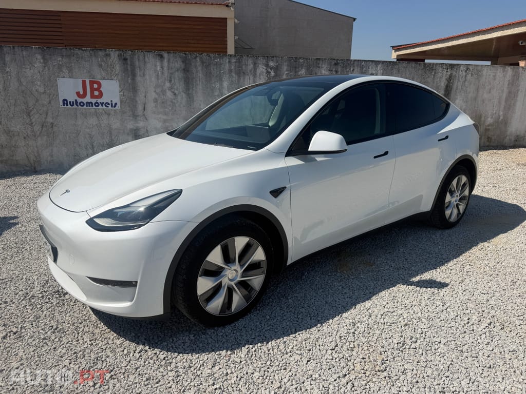 Tesla Model Y Long Range Dual Motor AWD
