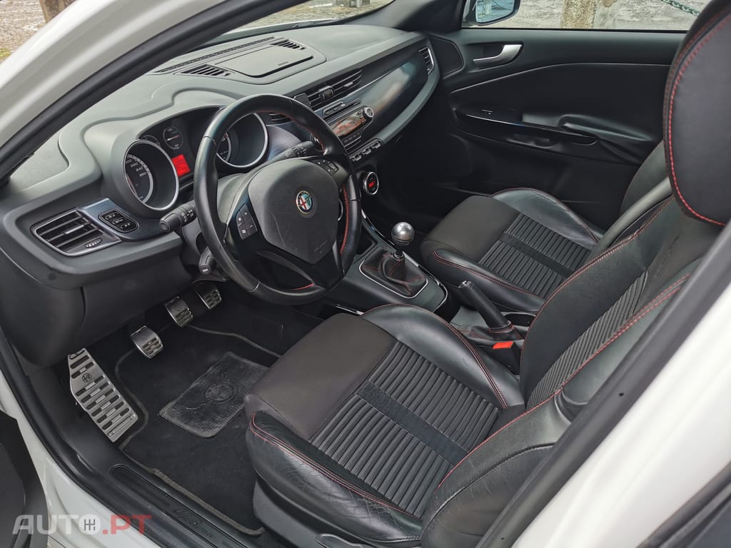 Alfa Romeo Giulietta Distinctive 1.6 JTD Sport