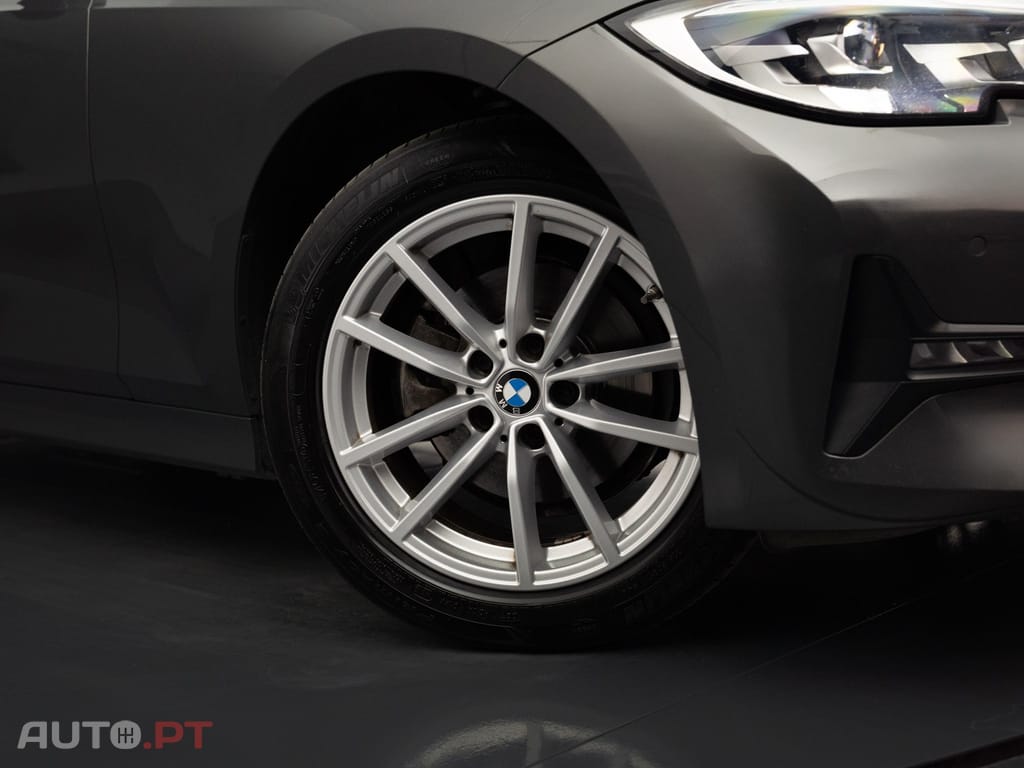 BMW 320 d Auto