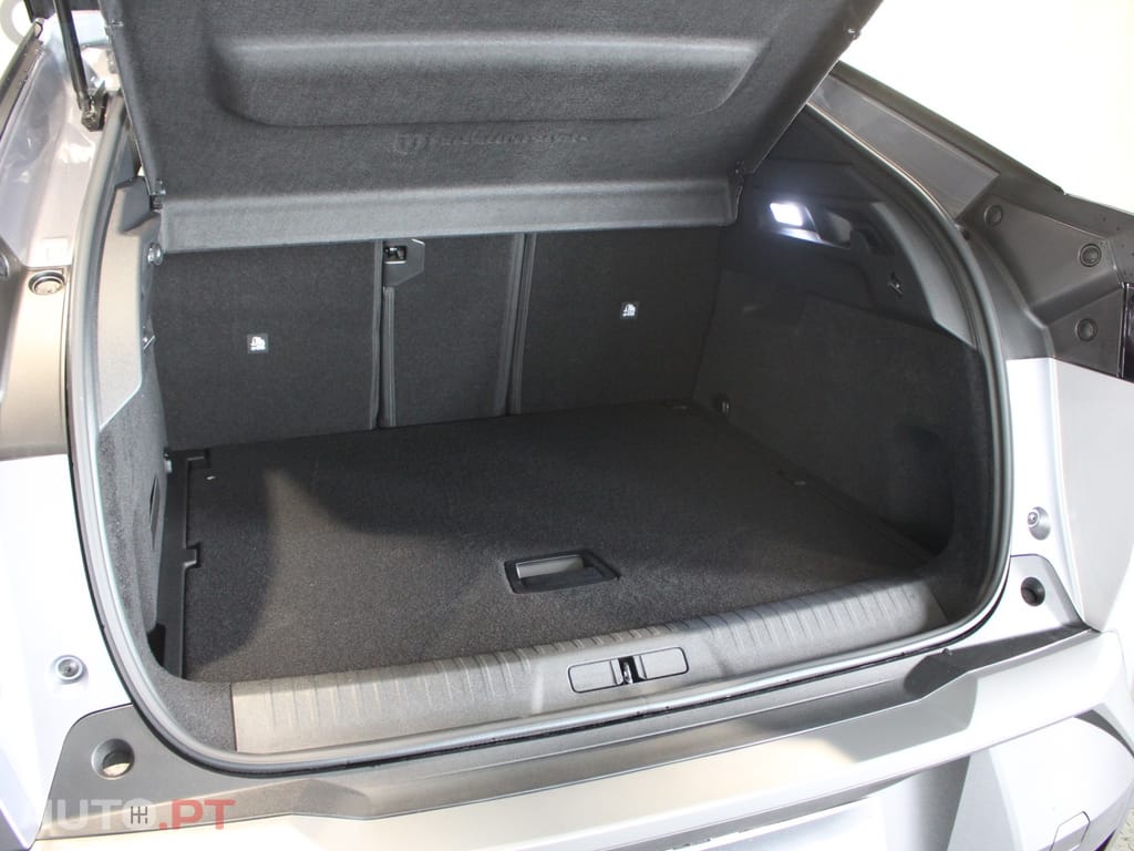 Peugeot 3008 1.2 Hybrid Allure e-DCS6