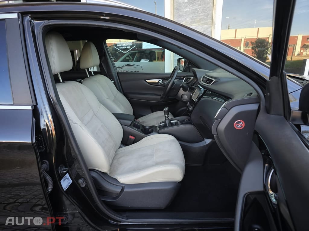Nissan Qashqai 1.6 dCi Tekna Premium 17 360 S&S