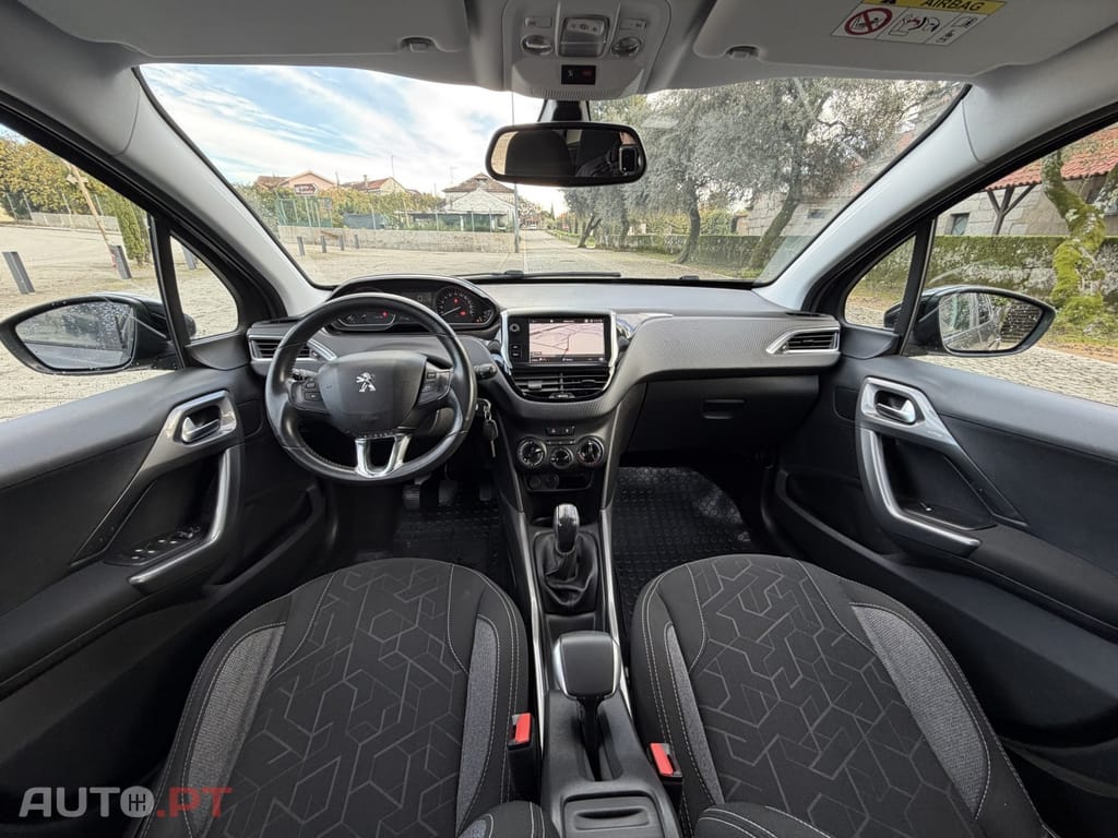 Peugeot 2008 1.2 PureTech Allure