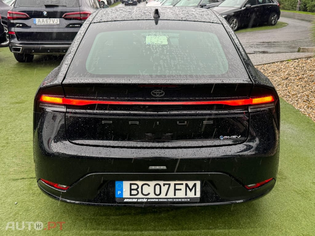 Toyota Prius 2.0 Plug-in Luxury