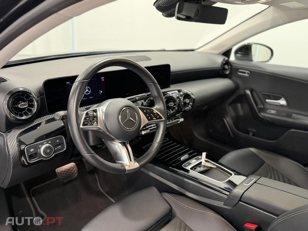 Mercedes-Benz A 200 Outro