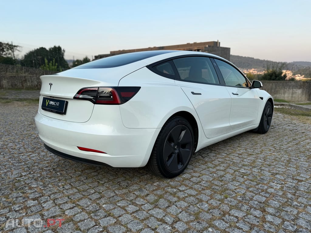 Tesla Model 3 RWD