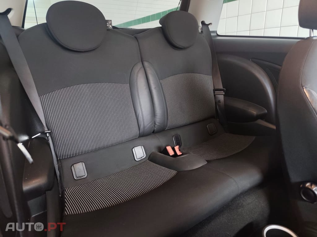 MINI Cooper Cooper S