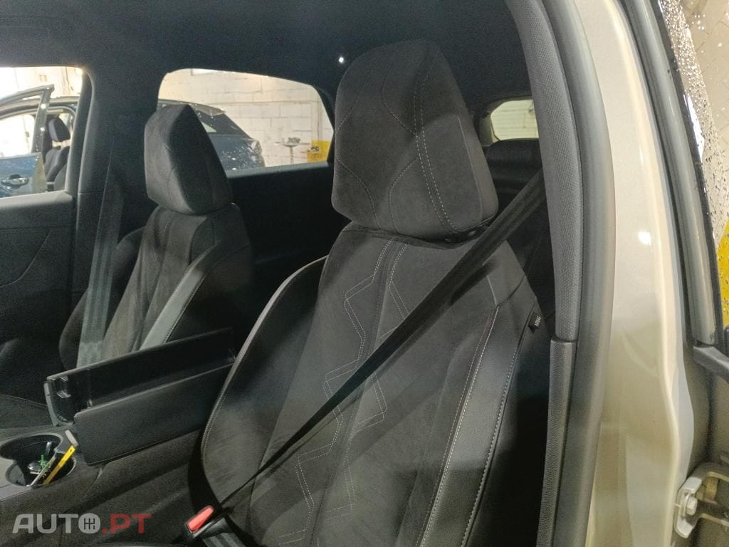 DS DS7 Crossback E-Tense Performance Line EAT8