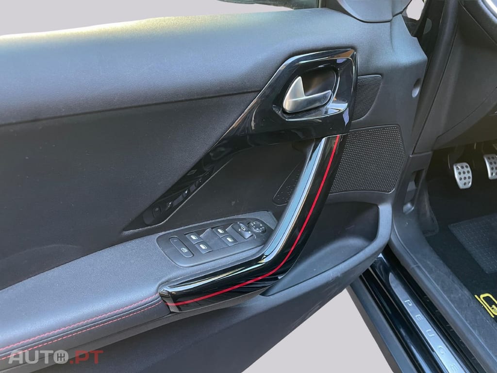 Peugeot 2008 1.2 e-THP GT Line