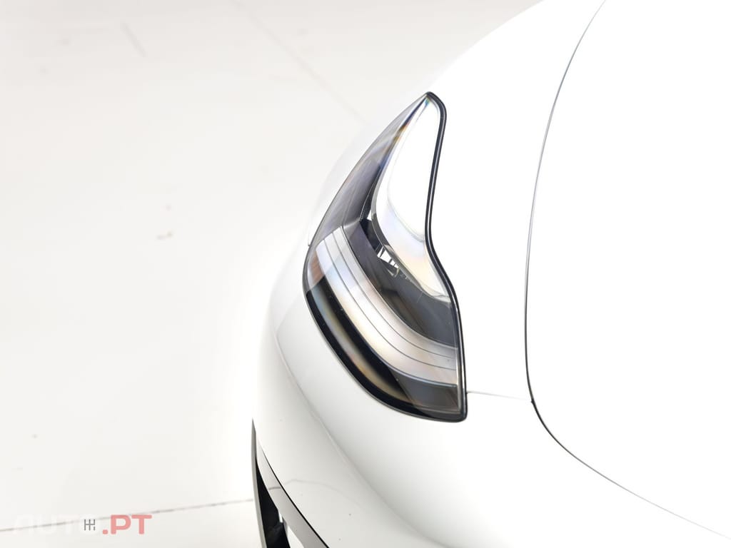 Tesla Model 3 Standard Range Plus RWD