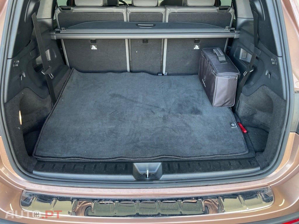 Mercedes-Benz EQB 300 4M ADVANCED  I.V.A DEDUTÍVEL