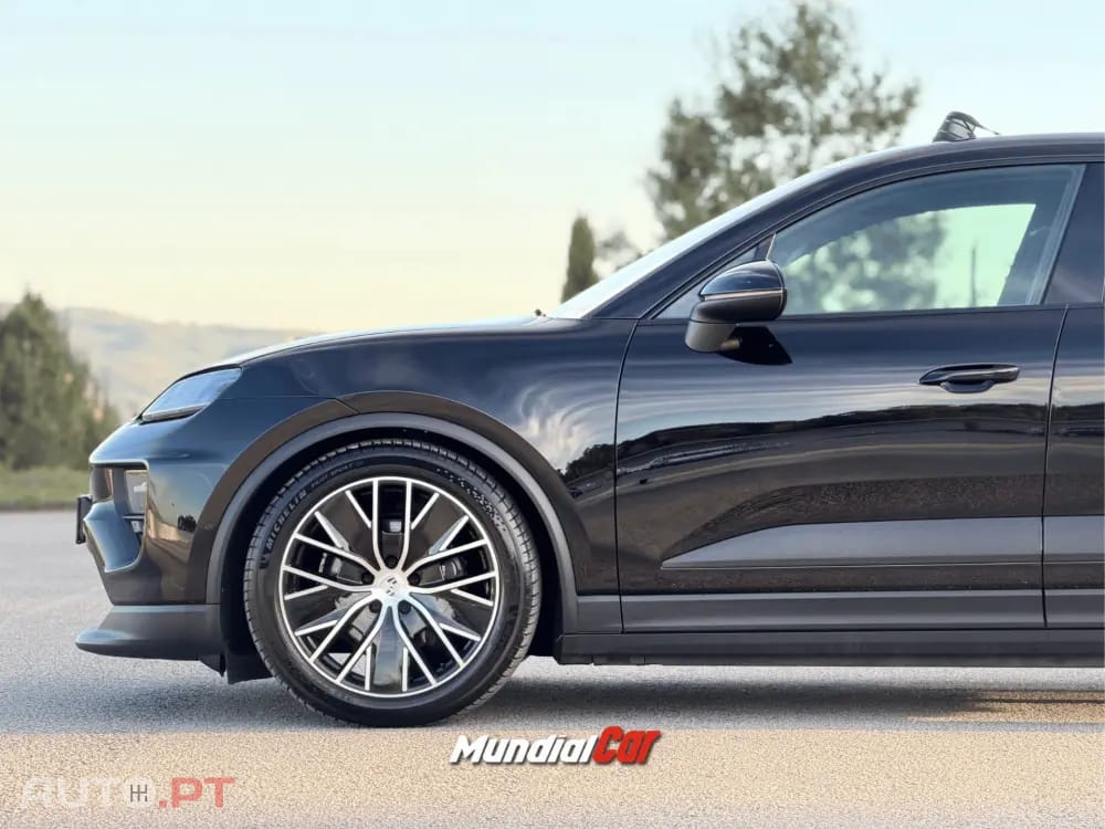 Porsche Macan Electric 4