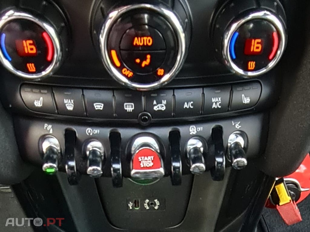 MINI Cooper Cooper D