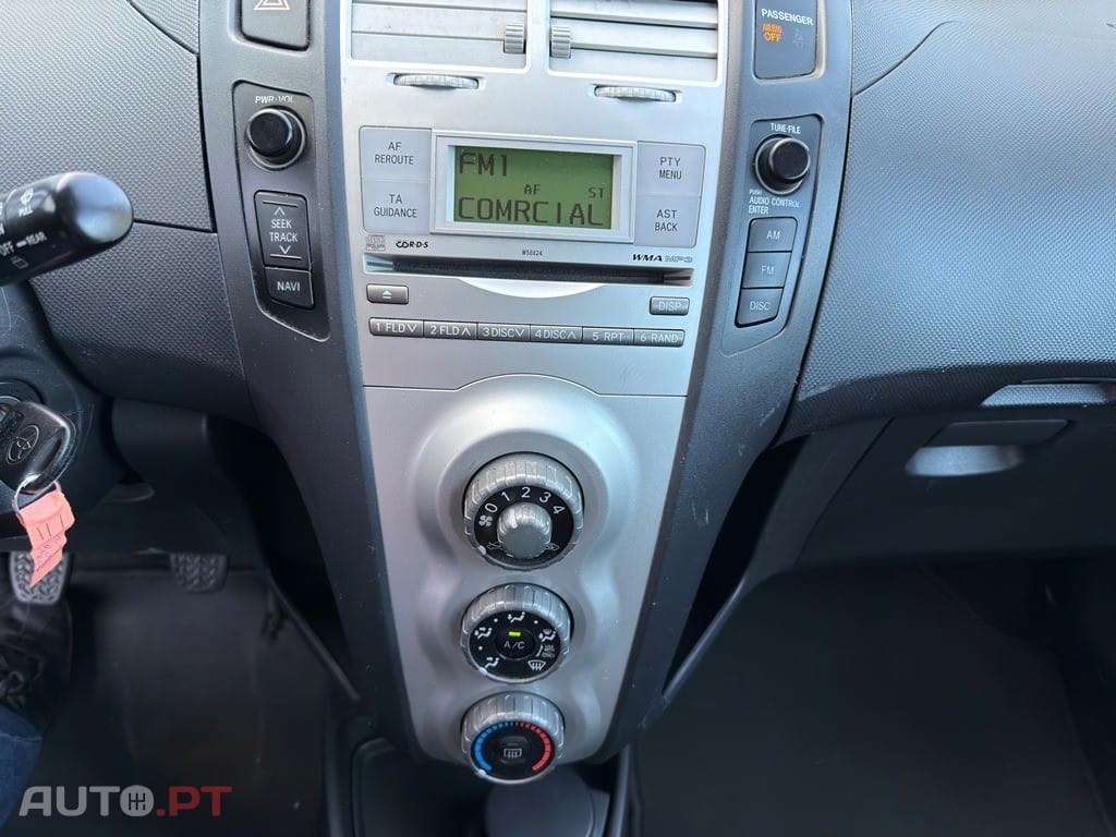 Toyota Yaris 1.0 VVT-i Sol+AC+VSC