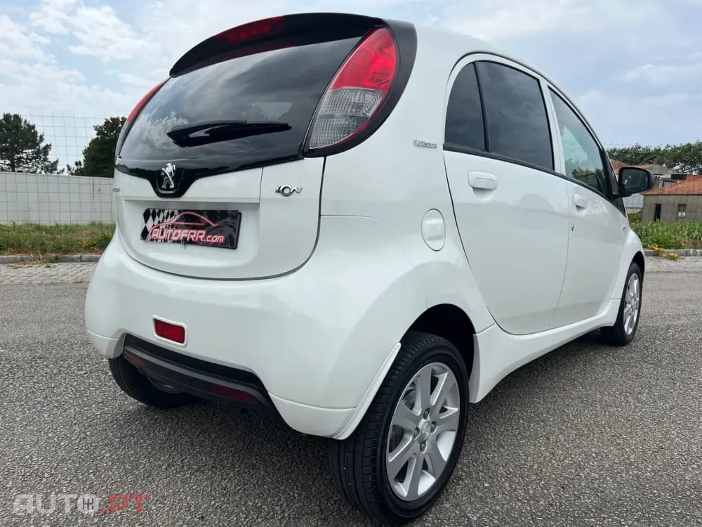 Peugeot iOn Active