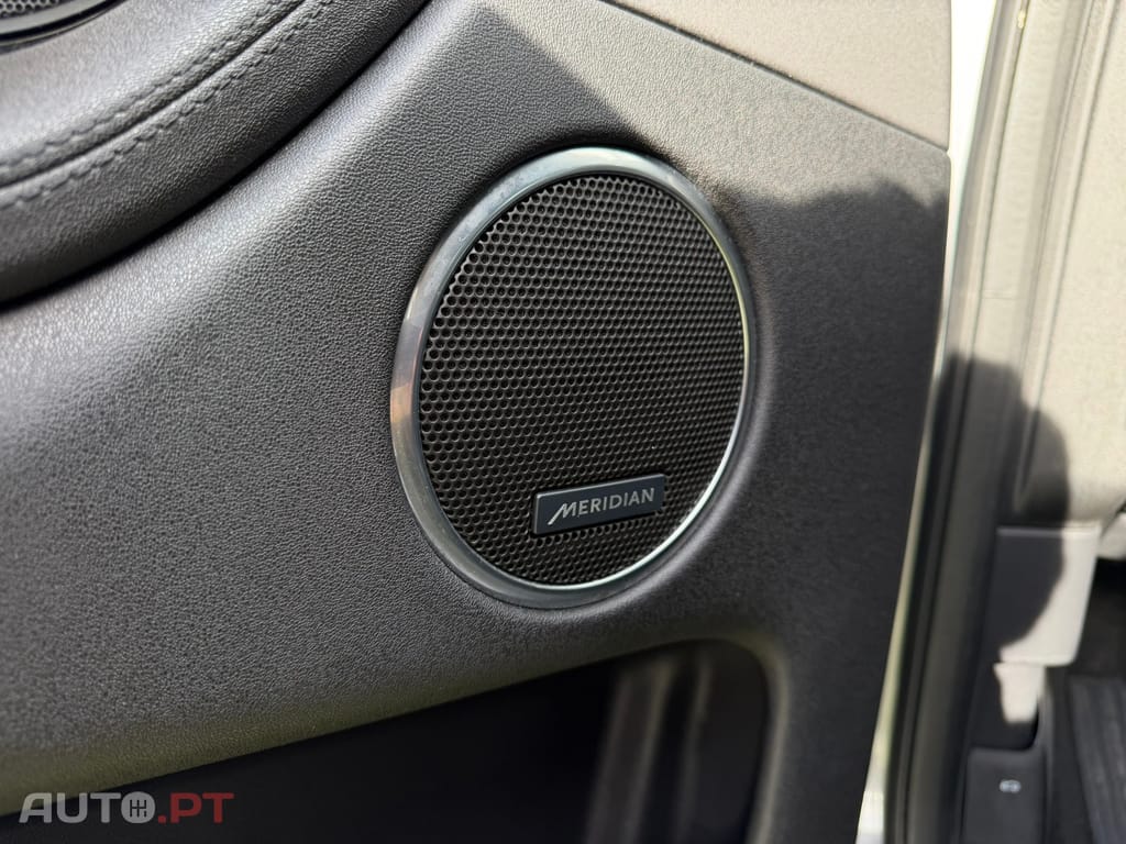 Land Rover Discovery Sport P300e Dynamic SE