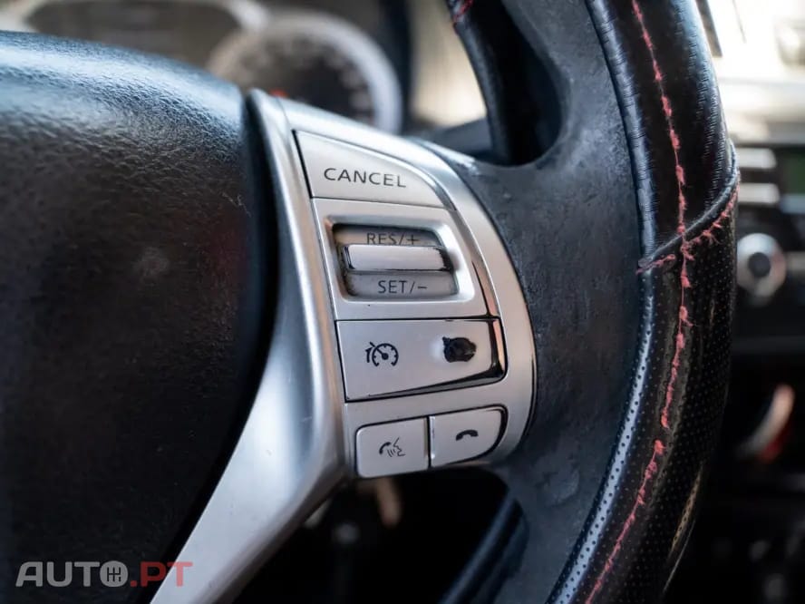 Nissan Navara 2.5 dCi CD LE