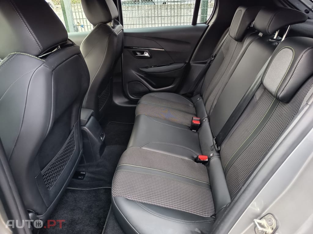 Peugeot E-208 50 kWh GT Pack