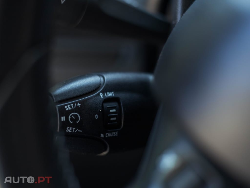 Peugeot 208 1.2 PureTech Signature