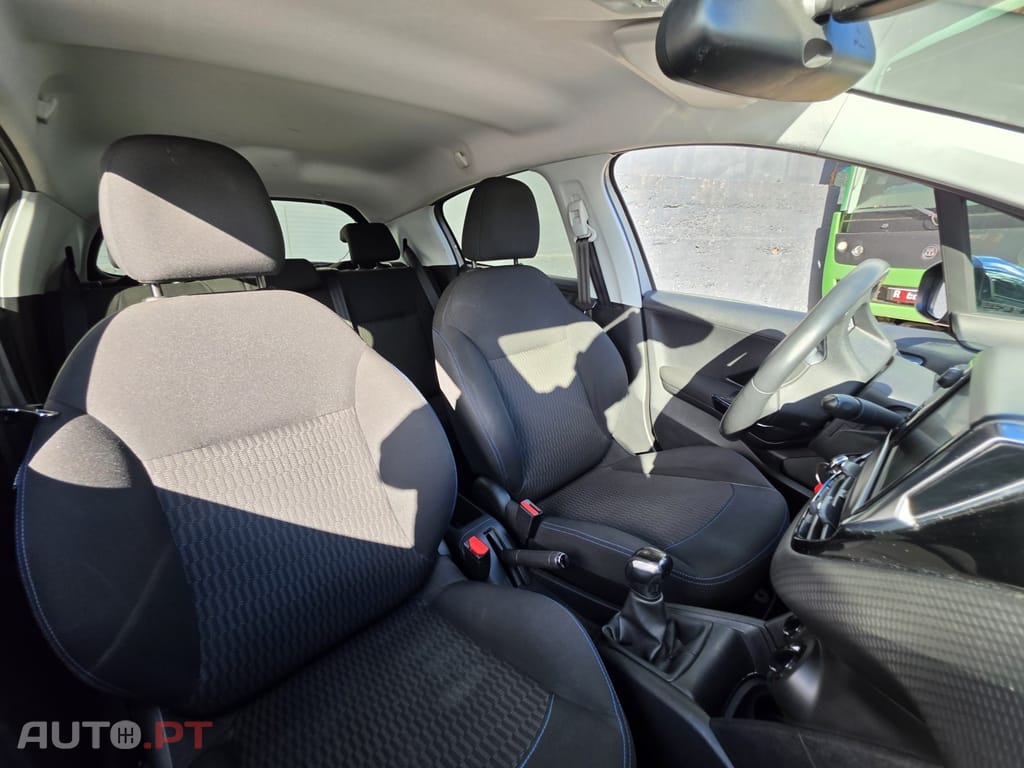 Peugeot 208 1.2 PureTech Signature