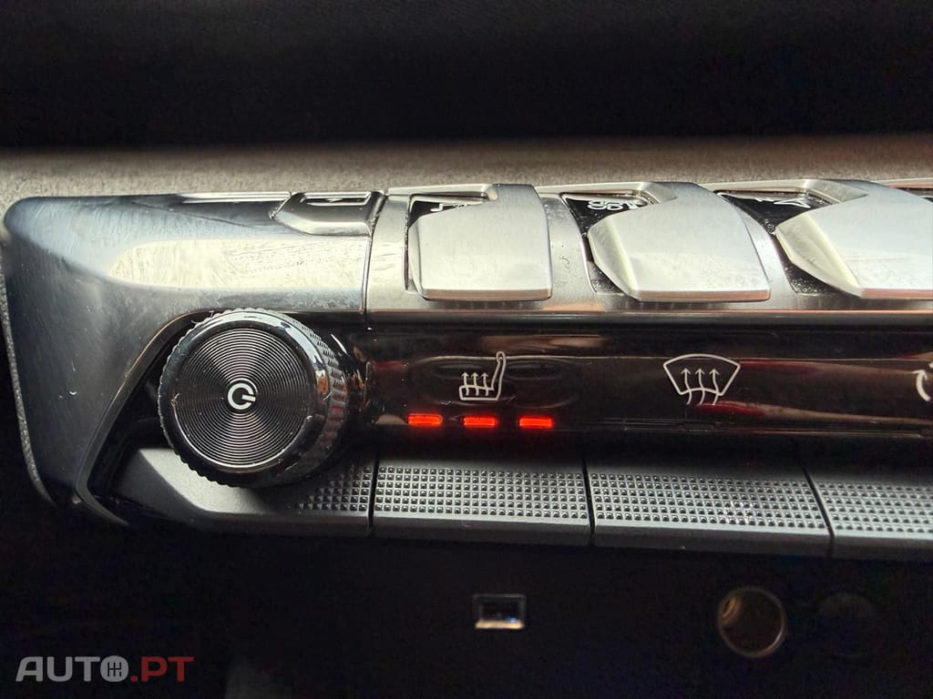 Peugeot 3008 1.2 Puretech EAT8 