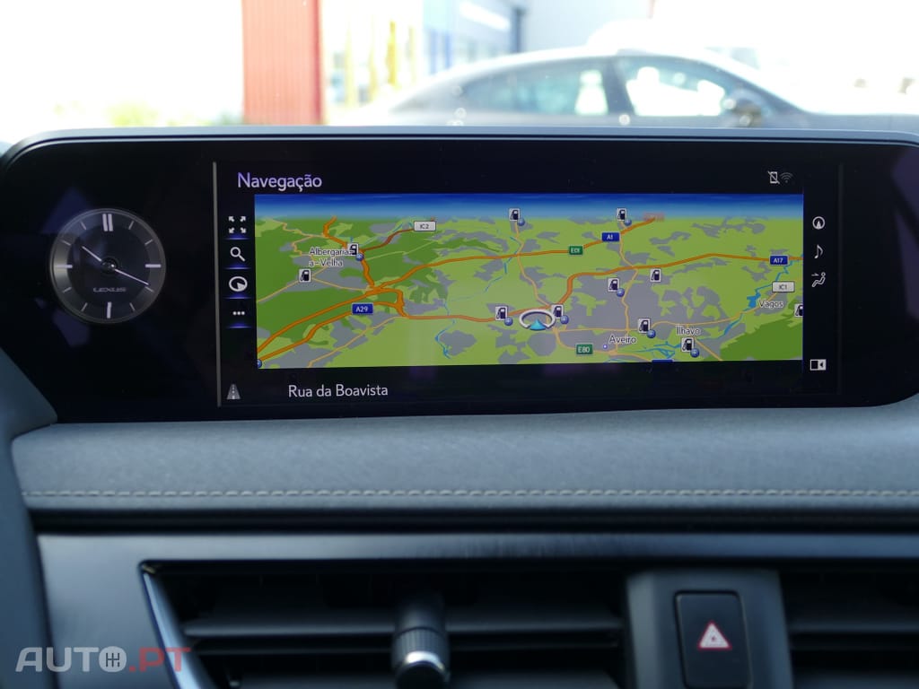 Lexus UX Luxury+TAE+JLL18