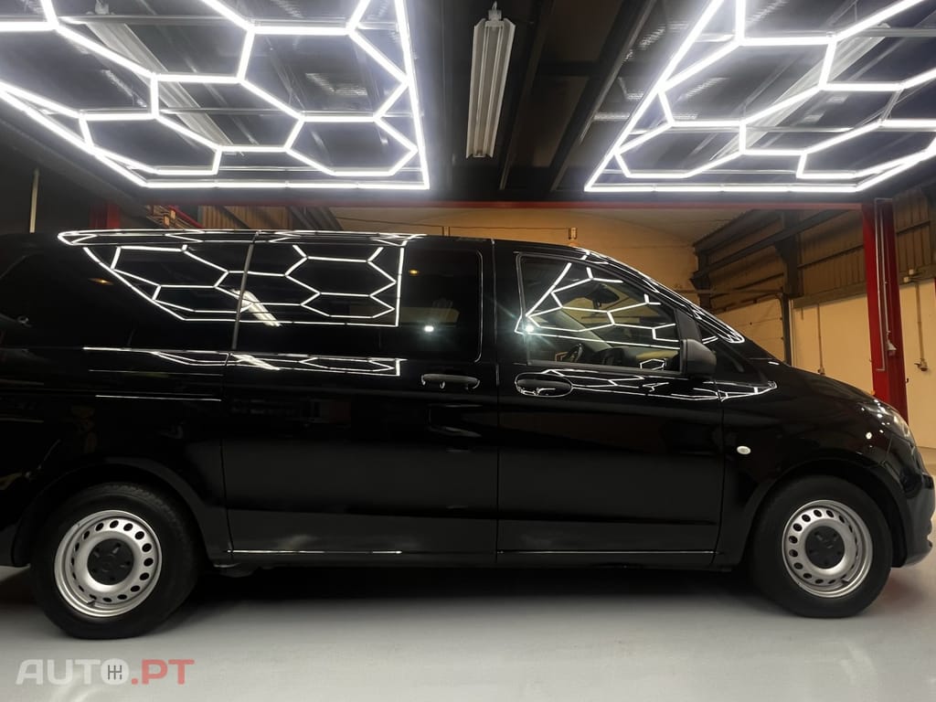 Mercedes-Benz Vito Extra-Longa Aut. SHUTTLE