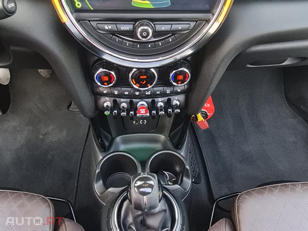 MINI Cooper Cooper D