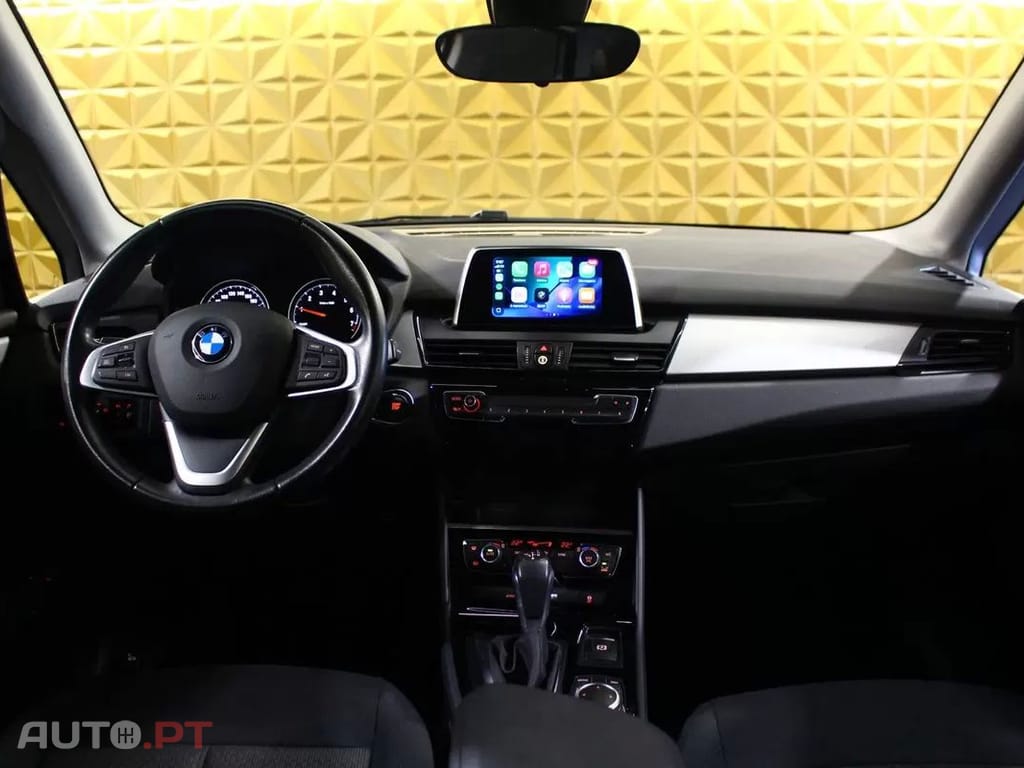 BMW 225 Line Luxury