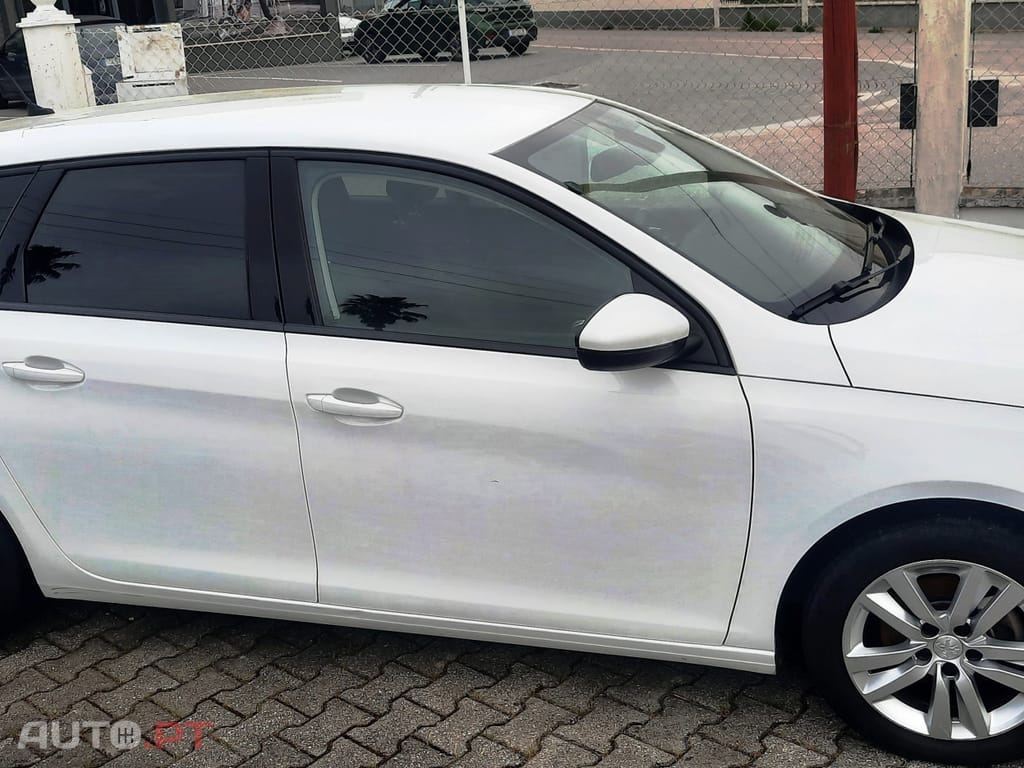 Peugeot 308 SW 1.5 HDI 130cv / 135€ mês