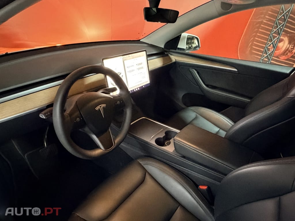 Tesla Model Y Long Range Dual Motor AWD