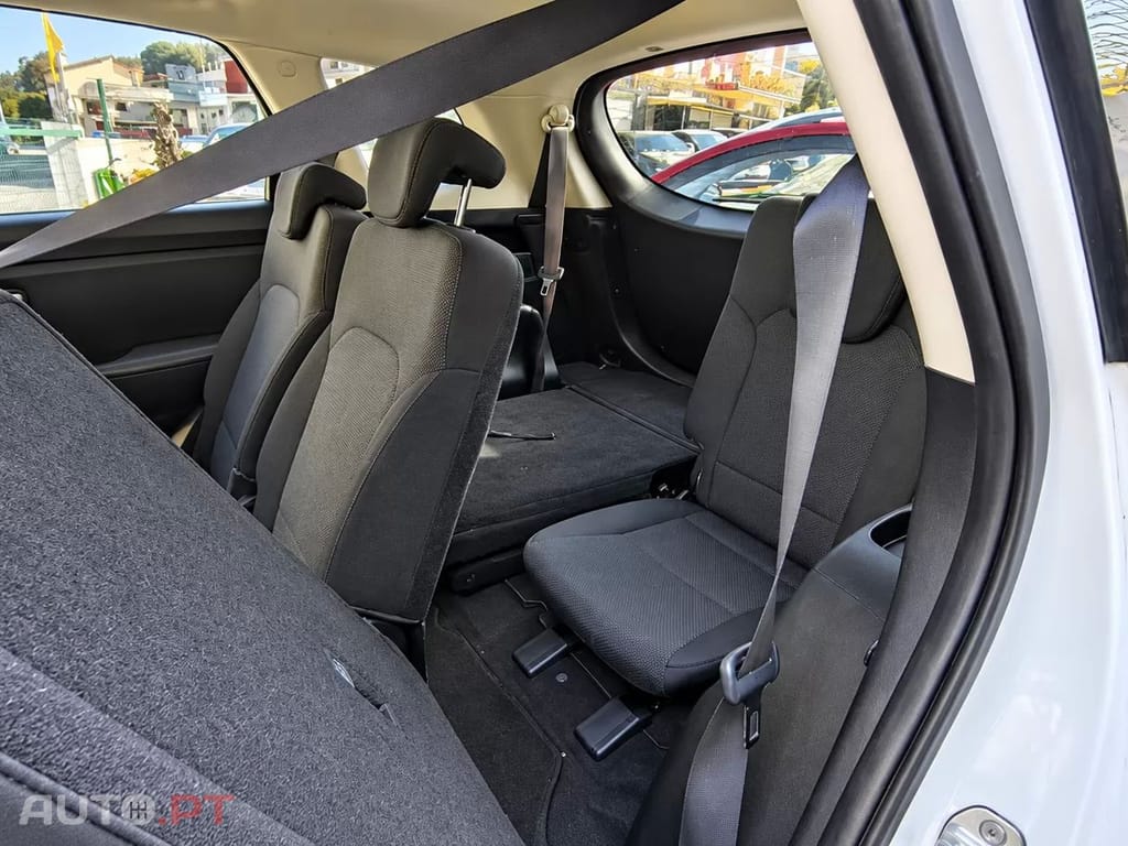 Kia Carens 1.7 CRDi ISG TX 7DCT