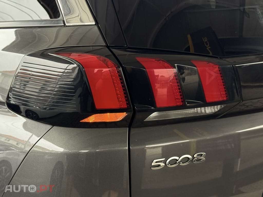 Peugeot 5008 1.2 PureTech Allure EAT8