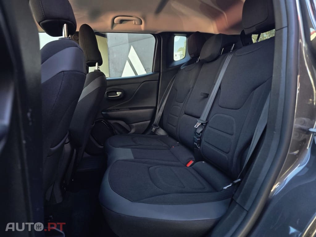 Jeep Renegade 1.6 MJD Night Eagle