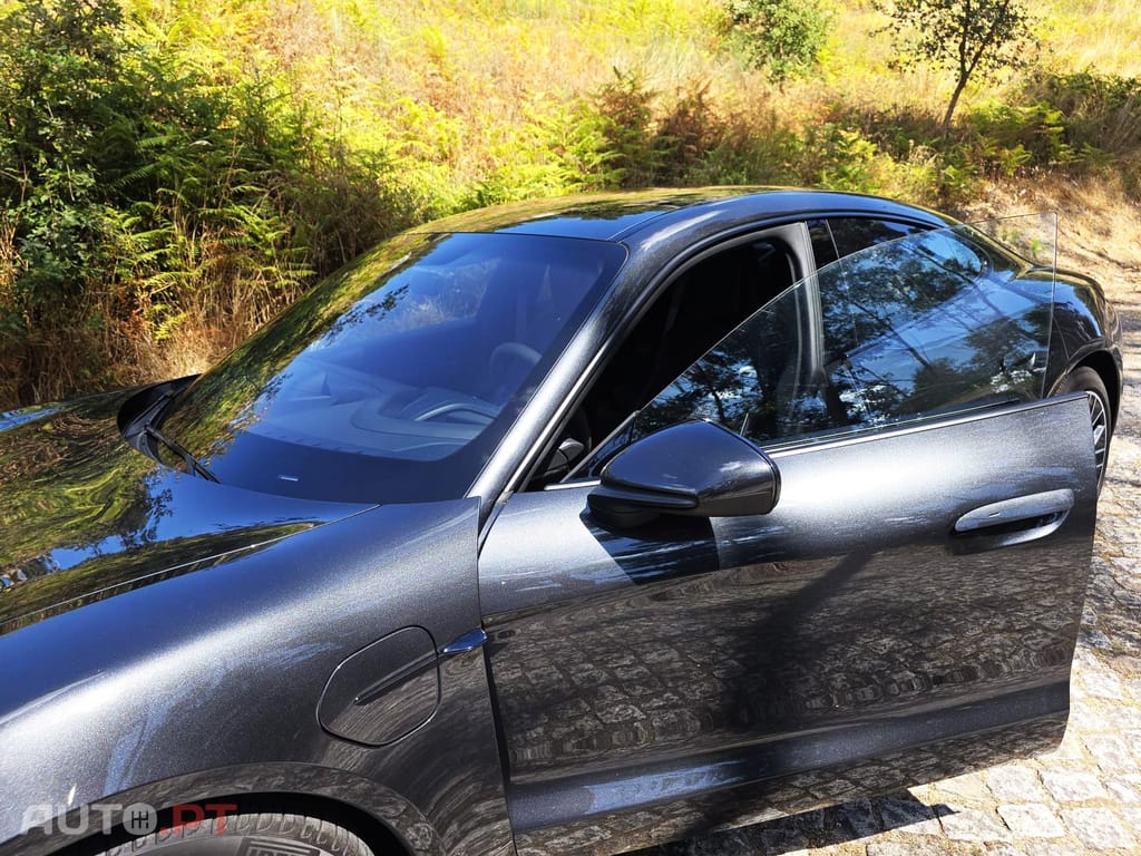 Porsche Taycan bateria Performance Plus