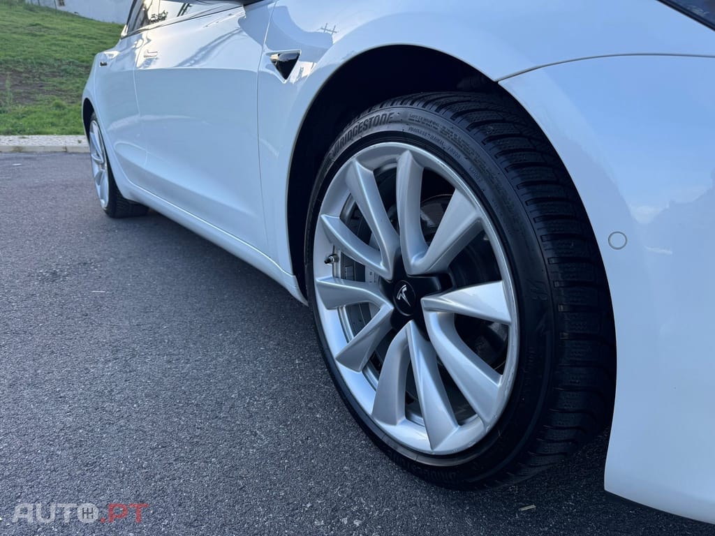 Tesla Model 3 Long-Range Dual Motor AWD