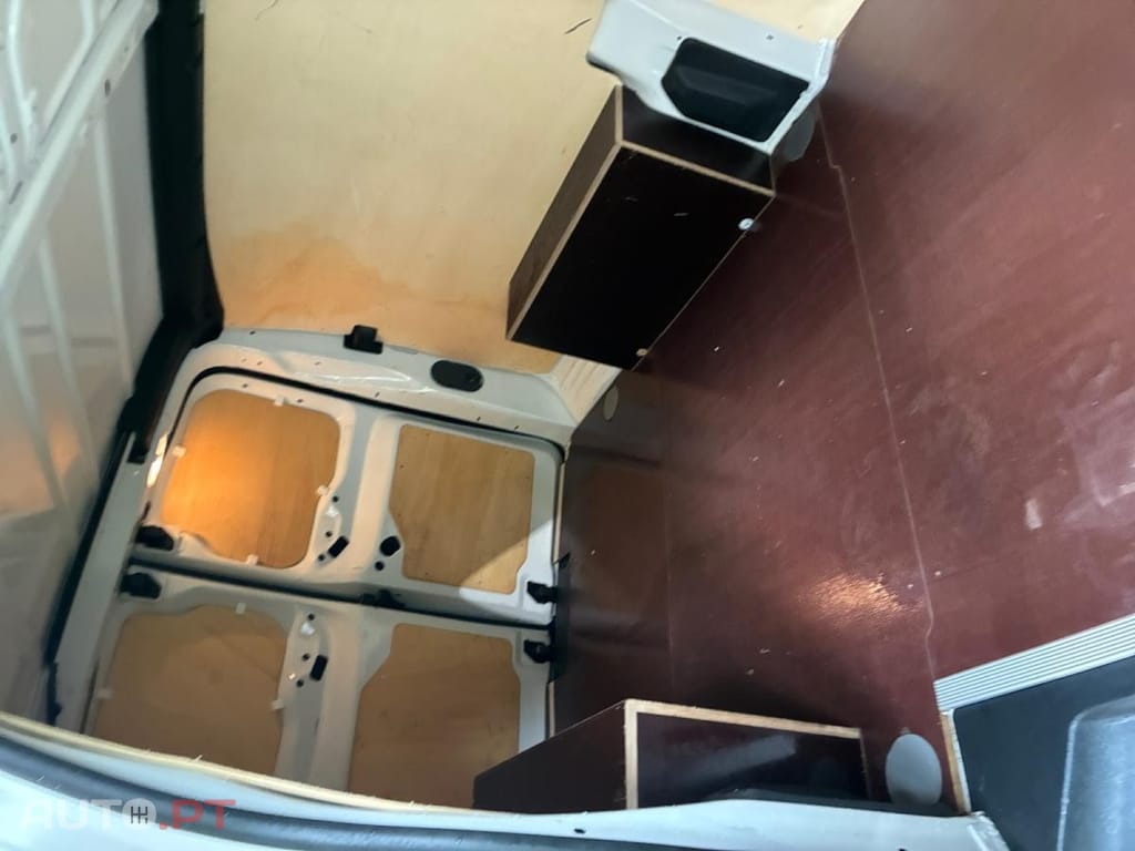 Peugeot E-Expert 75 kWh Long Asphalt