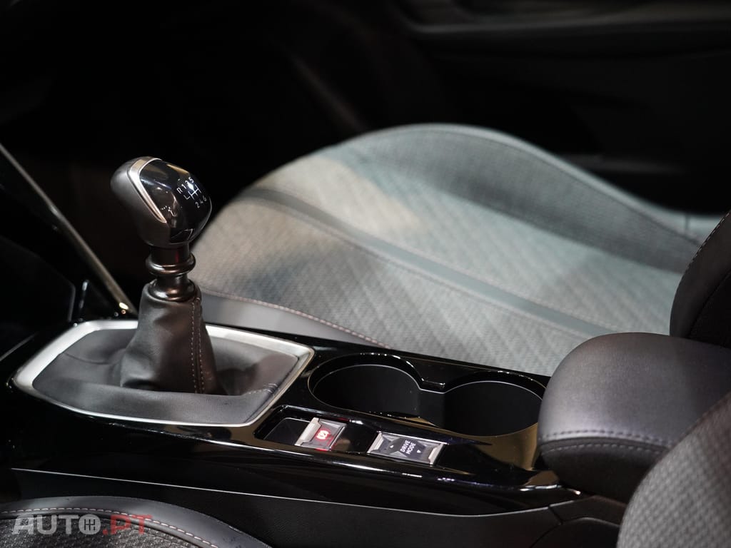 Peugeot 2008 1.2 PureTech Allure