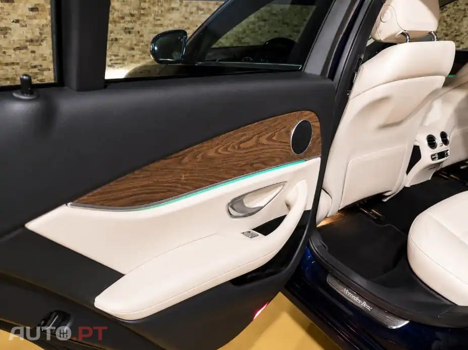 Mercedes-Benz E 220 D Exclusive Line — fotografia 11