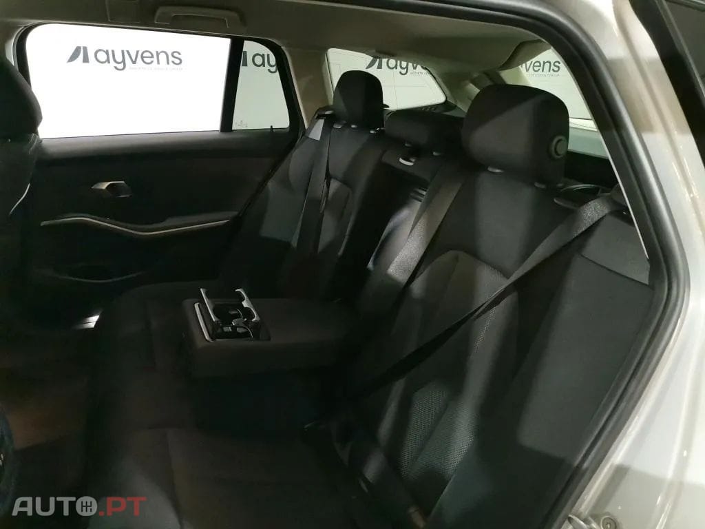 BMW 330 e Touring Corporate Edition Auto