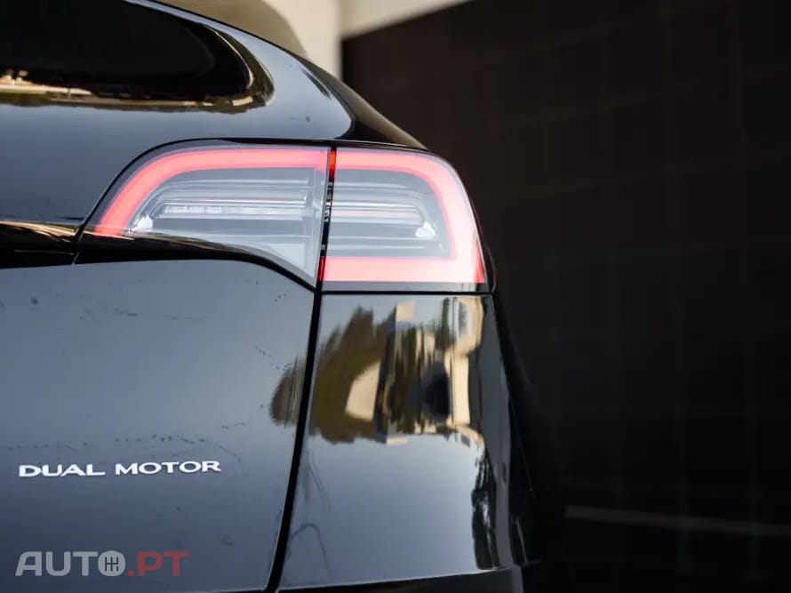 Tesla Model Y Long Range Dual Motor AWD