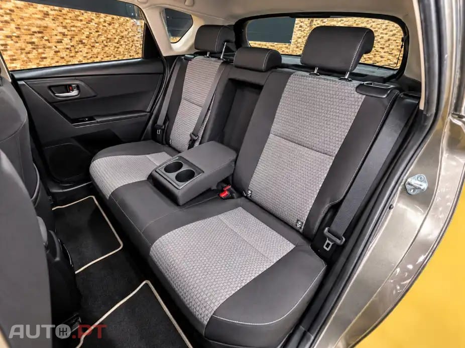 Toyota Auris 1.8 HSD Square Collection