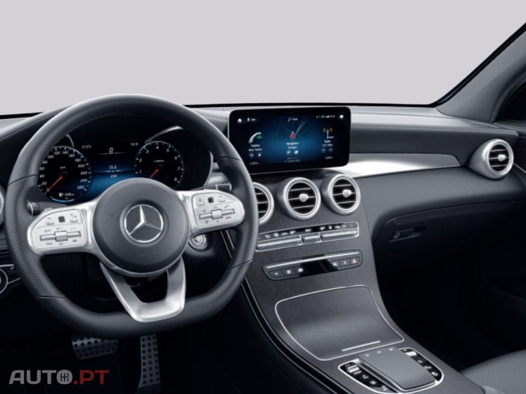 Mercedes-Benz GLC 300 I.V.A DEDUTÍVEL e4M Coupe AMG