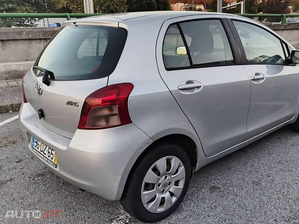 Toyota Yaris 1.0 VVT-i AC