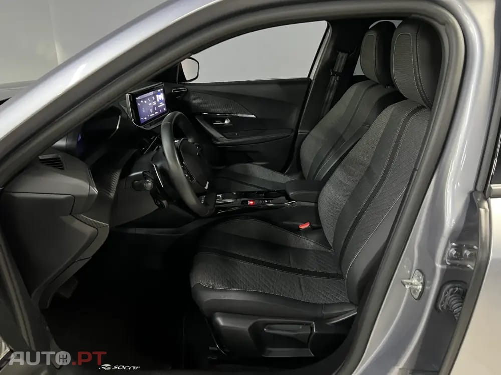 Peugeot 2008 1.2 Hybrid Allure e-DCS6