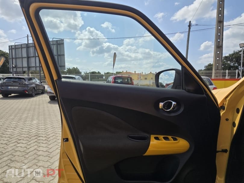 Nissan Juke 1.6 DIG-T Tekna Premium Ext.1 Yellow S. — fotografia 13
