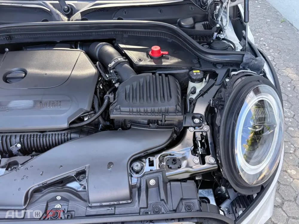 MINI Cooper John Cooper Works Auto Desportiva
