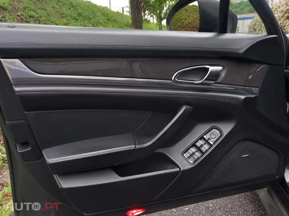 Porsche Panamera Platinum Edition