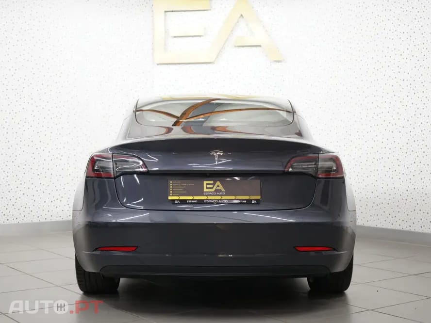Tesla Model 3 Standard Range Plus RWD