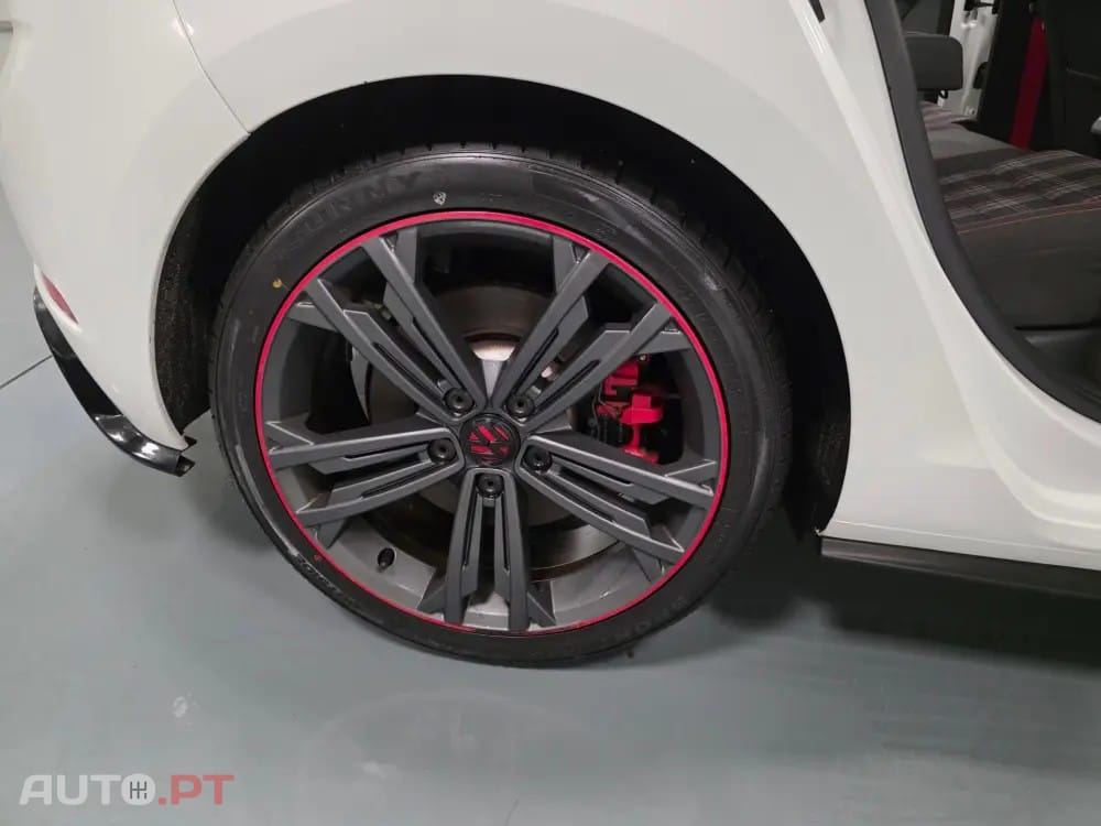 Volkswagen Golf 2.0 TSI GTI DSG Performance