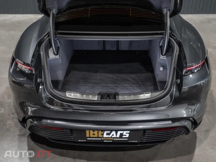 Porsche Taycan 4S